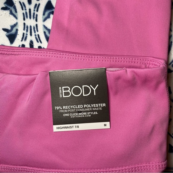 Pink contouring scrunch booty 7/8 tights - Picture 2 of 6